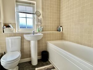 Family Bathroom- click for photo gallery